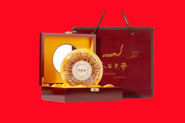 收购资讯:临颍县回收冬虫夏草是按克吗